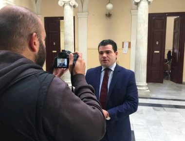Στον ανακριτή οδηγήθηκαν σήμερα οι αδίστακτοι ληστές που έδεσαν, φίμωσαν και σκότωσαν την 85χρονη στην Κόρινθο
